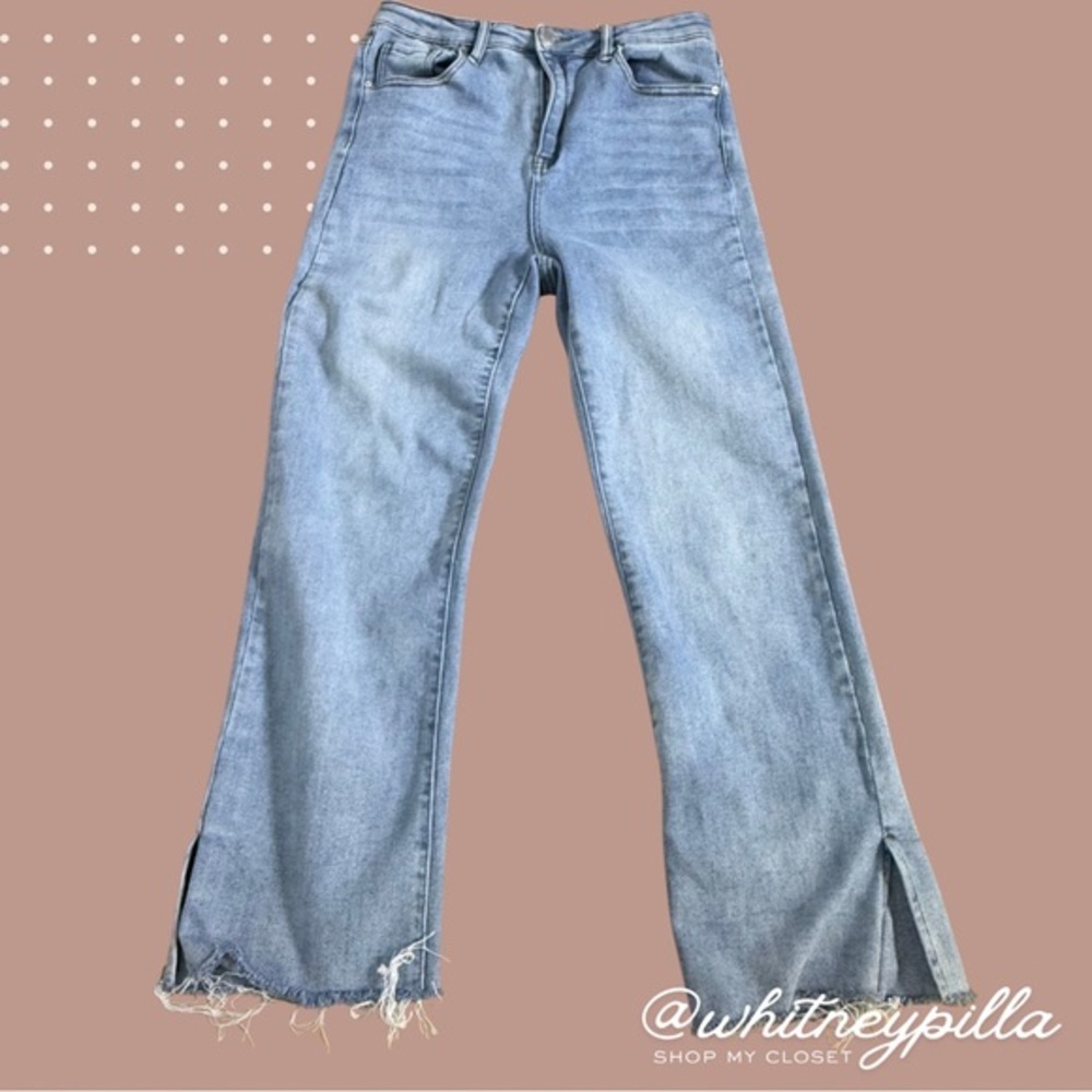 Risen Wide Leg High Rise Jeans Ankle Slit Raw Hem Light wash denim Size 27